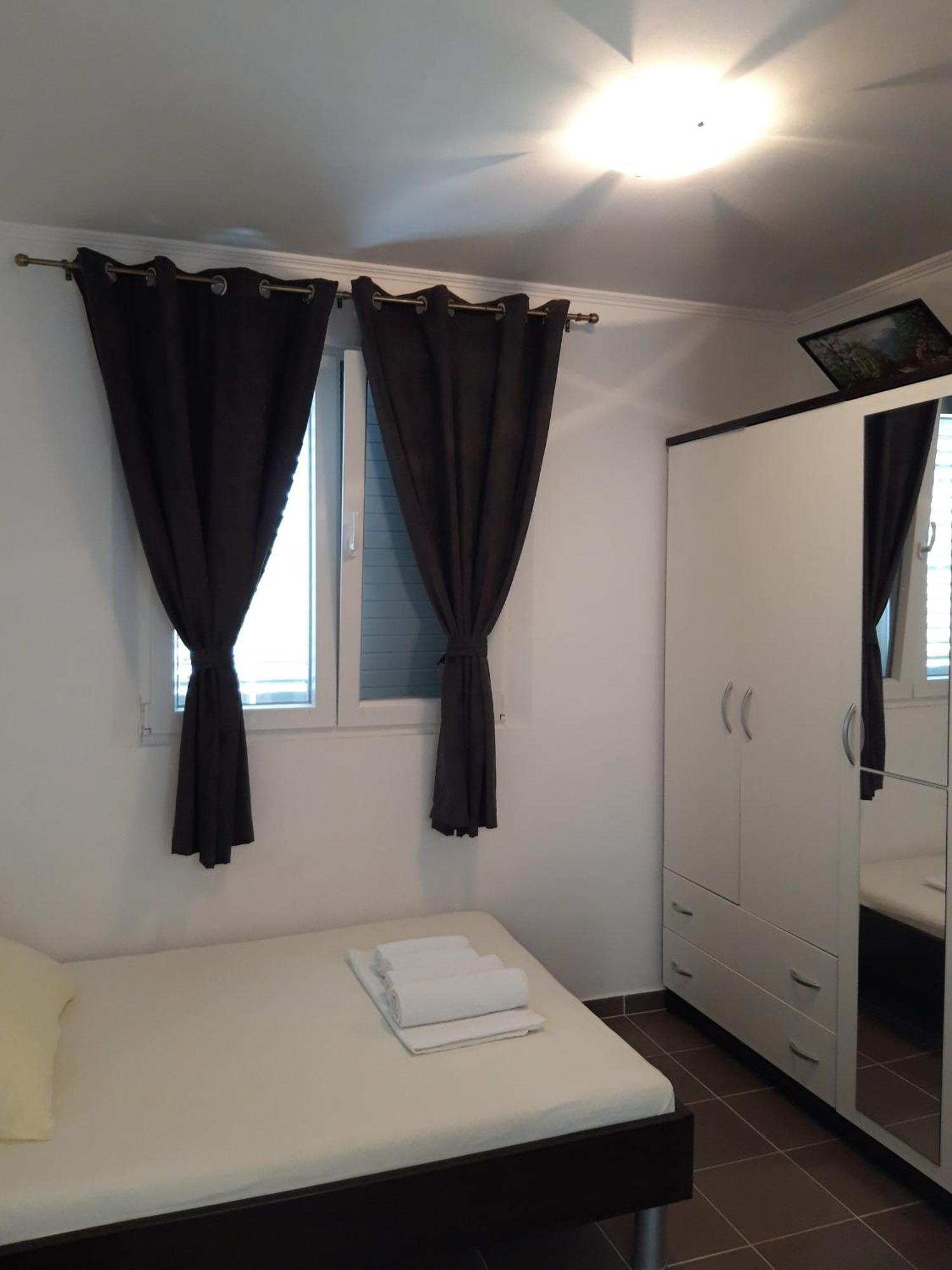 Apartments By The Sea Cove Blaca, Mljet - 4899 사플루나라 객실 사진